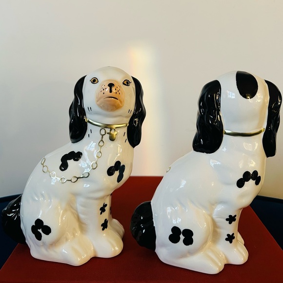 A Set of 2 Elegant Vintage-Style Staffordshire Dog Figurines | Collectibles | - Picture 5 of 7